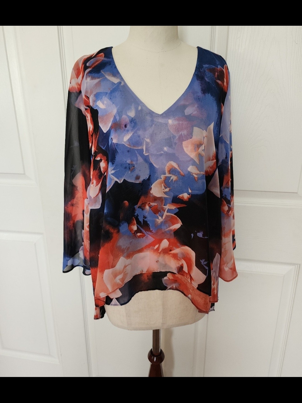 Jennifer Lopez V-Neck Floral Print Blouse in Blue & Red